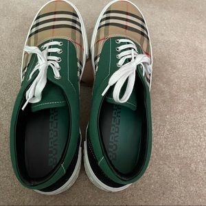 Men Burberry skate shoes